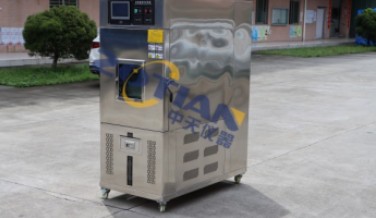 在立式低溫耐折試驗(yàn)機(jī)中安裝樣品時(shí)需要注意哪些規(guī)范